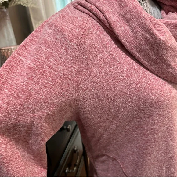 Athleta Cozy Cowl Neck Pullover Top Heathered Pink Thumbholes Size L - Picture 4 of 16